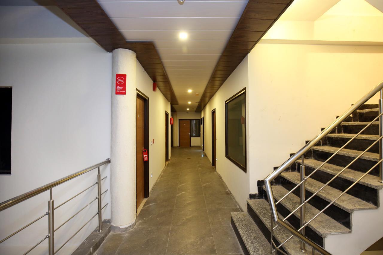 Hotel 7 Chandīgarh Esterno foto